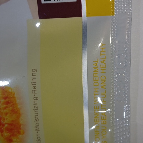 Dermal Royal Jelly Collagen Essence Mask NWT - Picture 3 of 3